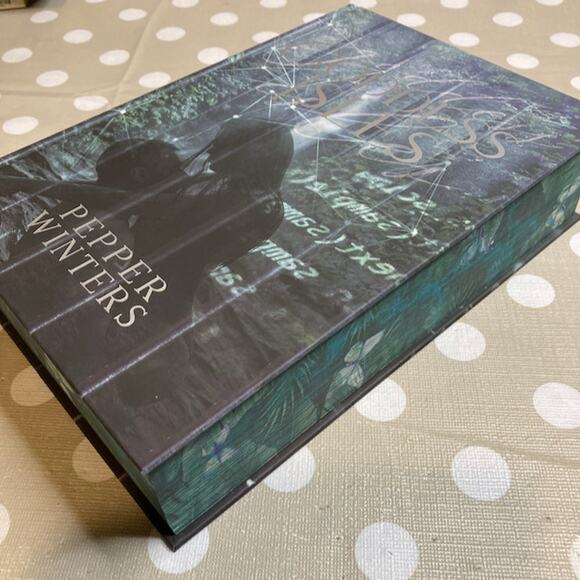 08 Onyx Book Box GODDESS ISLES OMNIBUS Pepper Winters BRAND NEW Signed w/Art - Picture 3 of 5